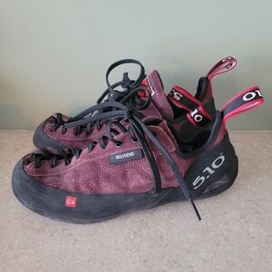 5.10 Five Ten Anasazi Guide Women's Climbing Shoes - Burgundy and Black